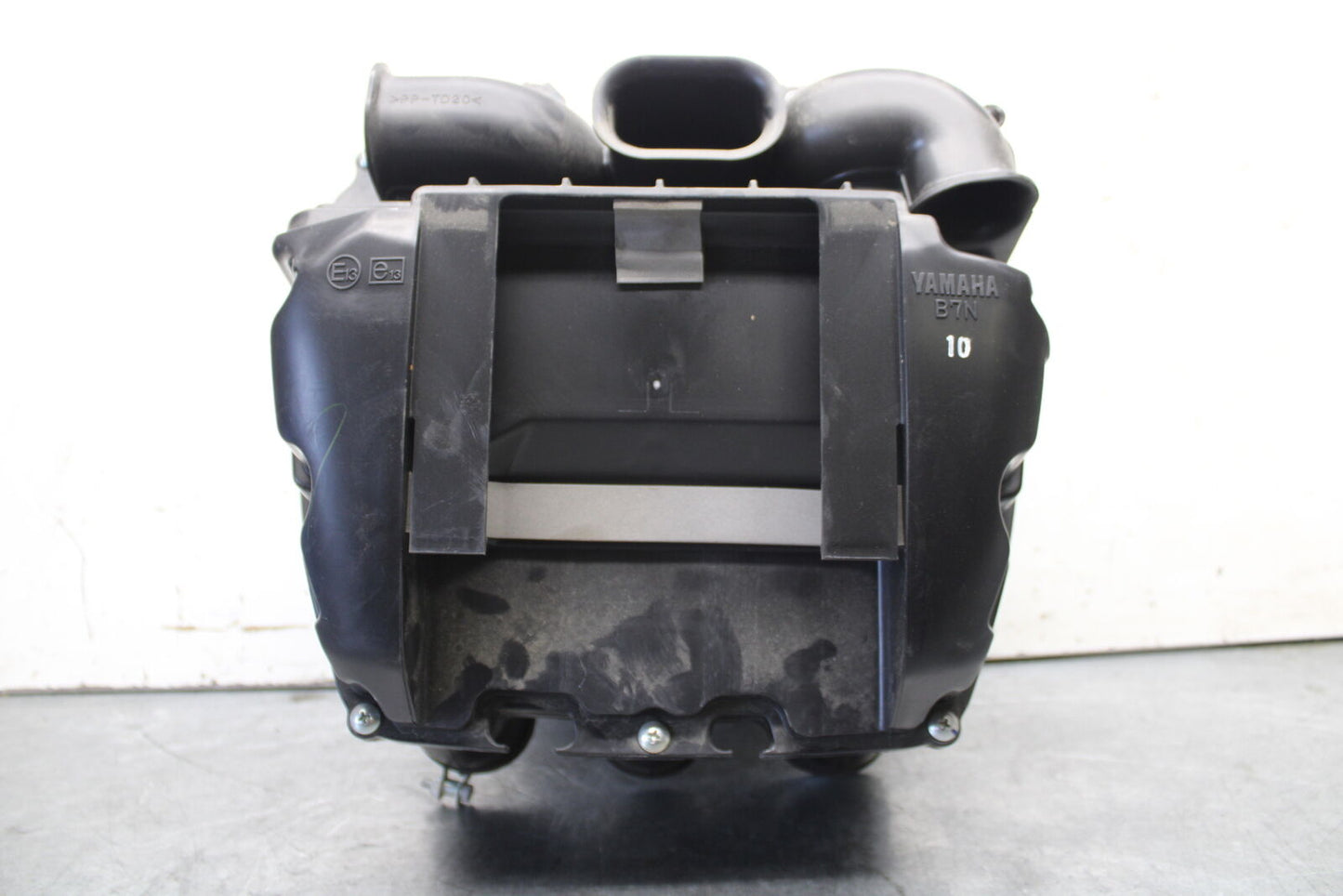 22-24 YAMAHA XSR900 AIRBOX AIR INTAKE FILTER BOX BB683