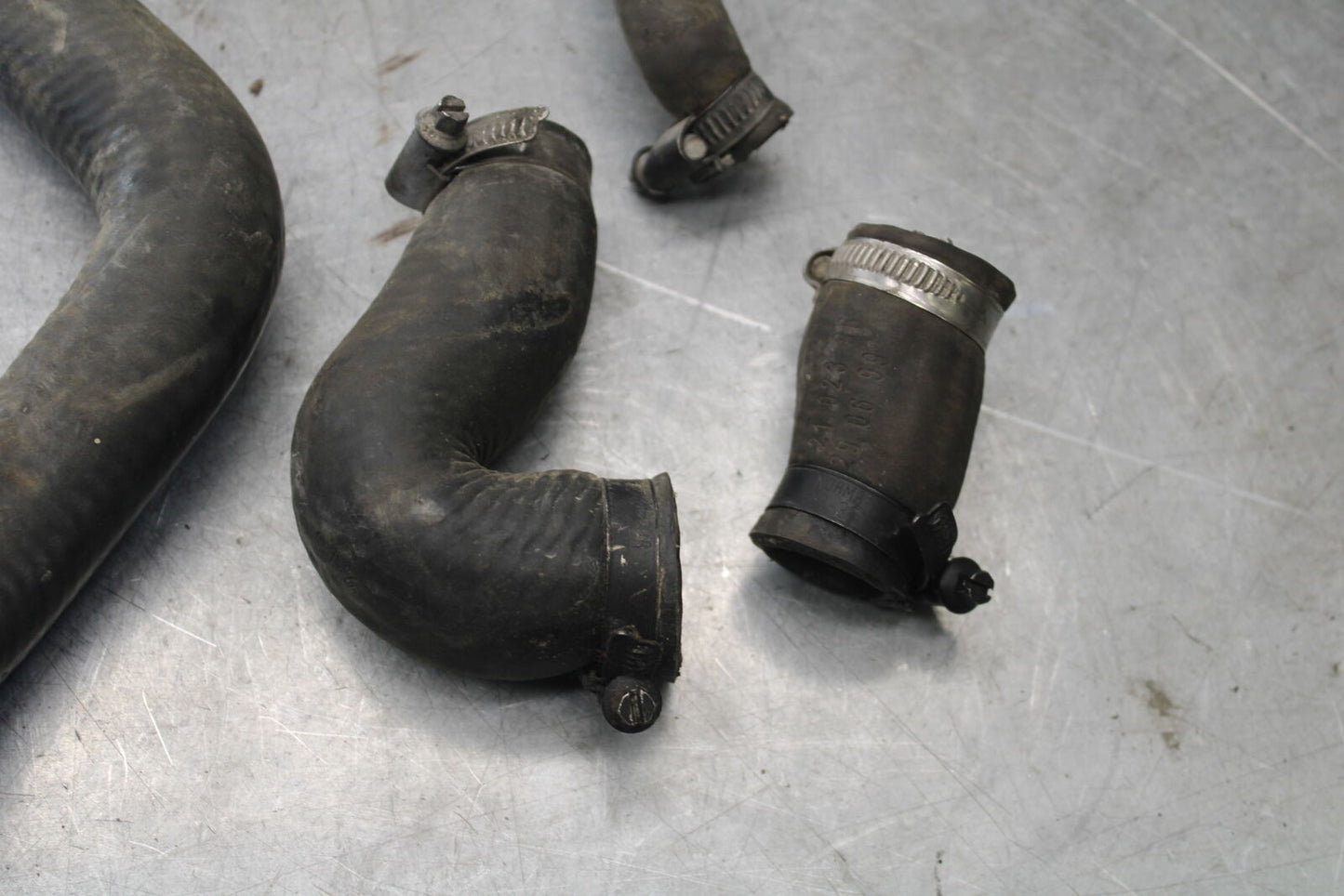 01-06 TRIUMPH TIGER 955I RADIATOR HOSES ENGINE COOLANT WATER PIPES SET BB693