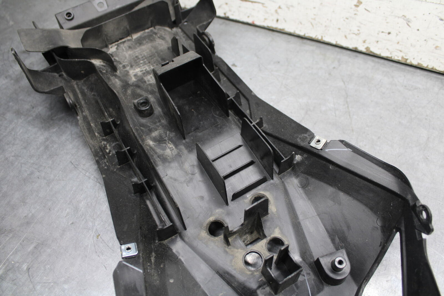 19-22 KAWASAKI Z400 REAR BACK TAIL UNDERTAIL FAIRING COWL FENDER BB738