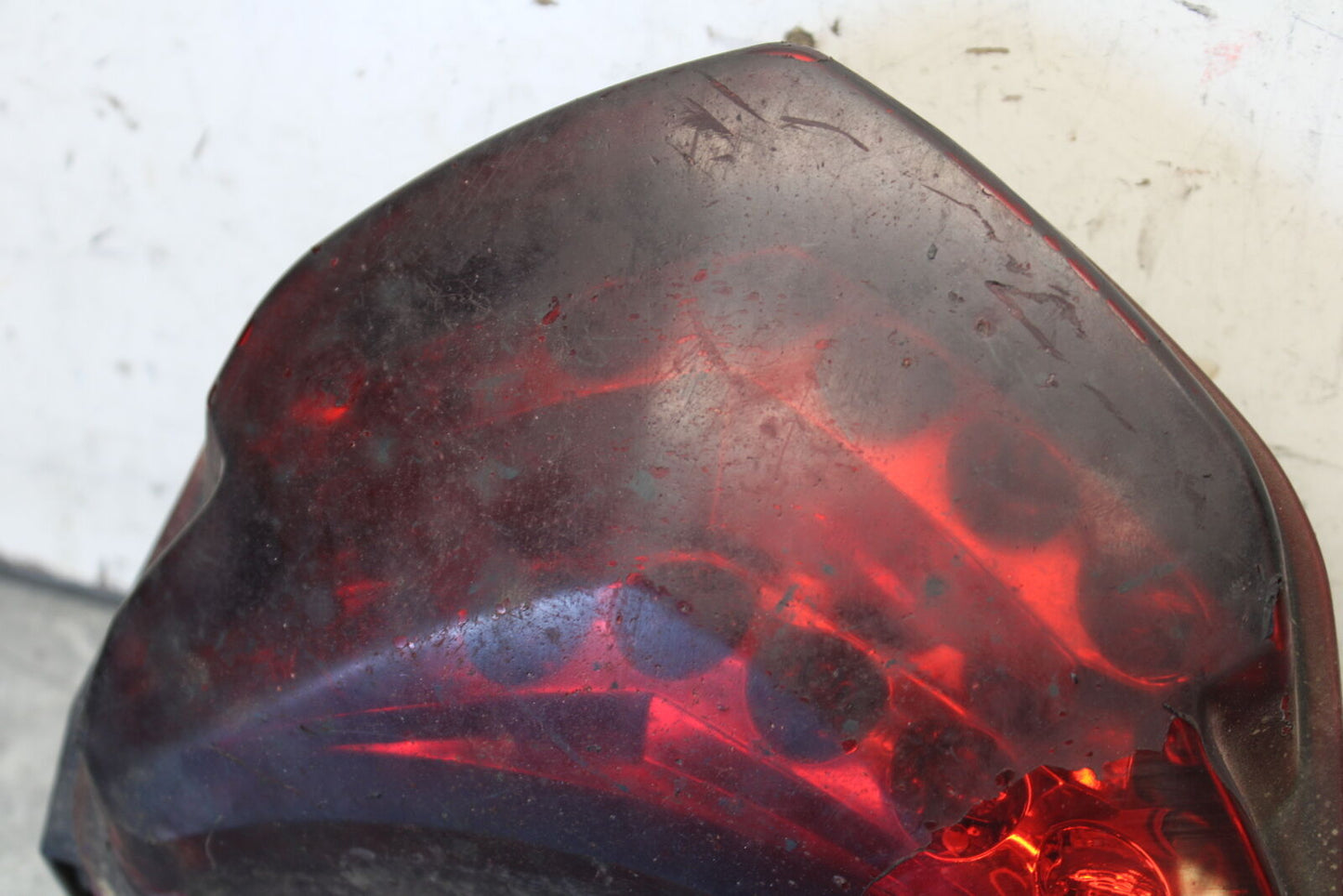 04-05 SUZUKI GSXR600 REAR TAIL TAILLIGHT BACK BRAKE LIGHT 35710-29G30 BB658