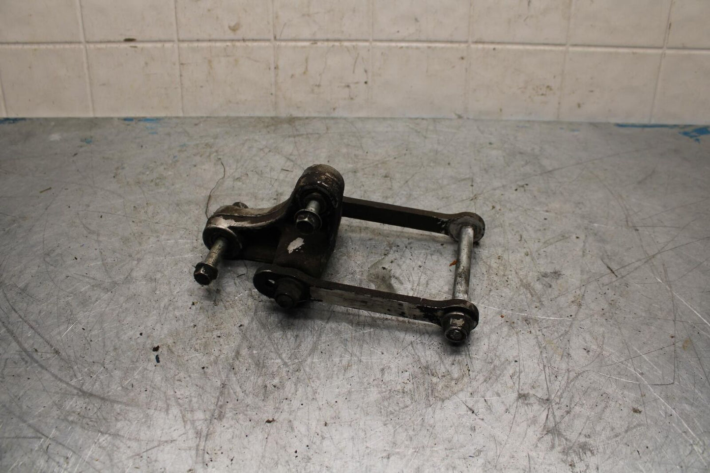 99-07 SUZUKI HAYABUSA GSX1300R REAR DOGBONE SHOCK LINKAGE LINK BB426