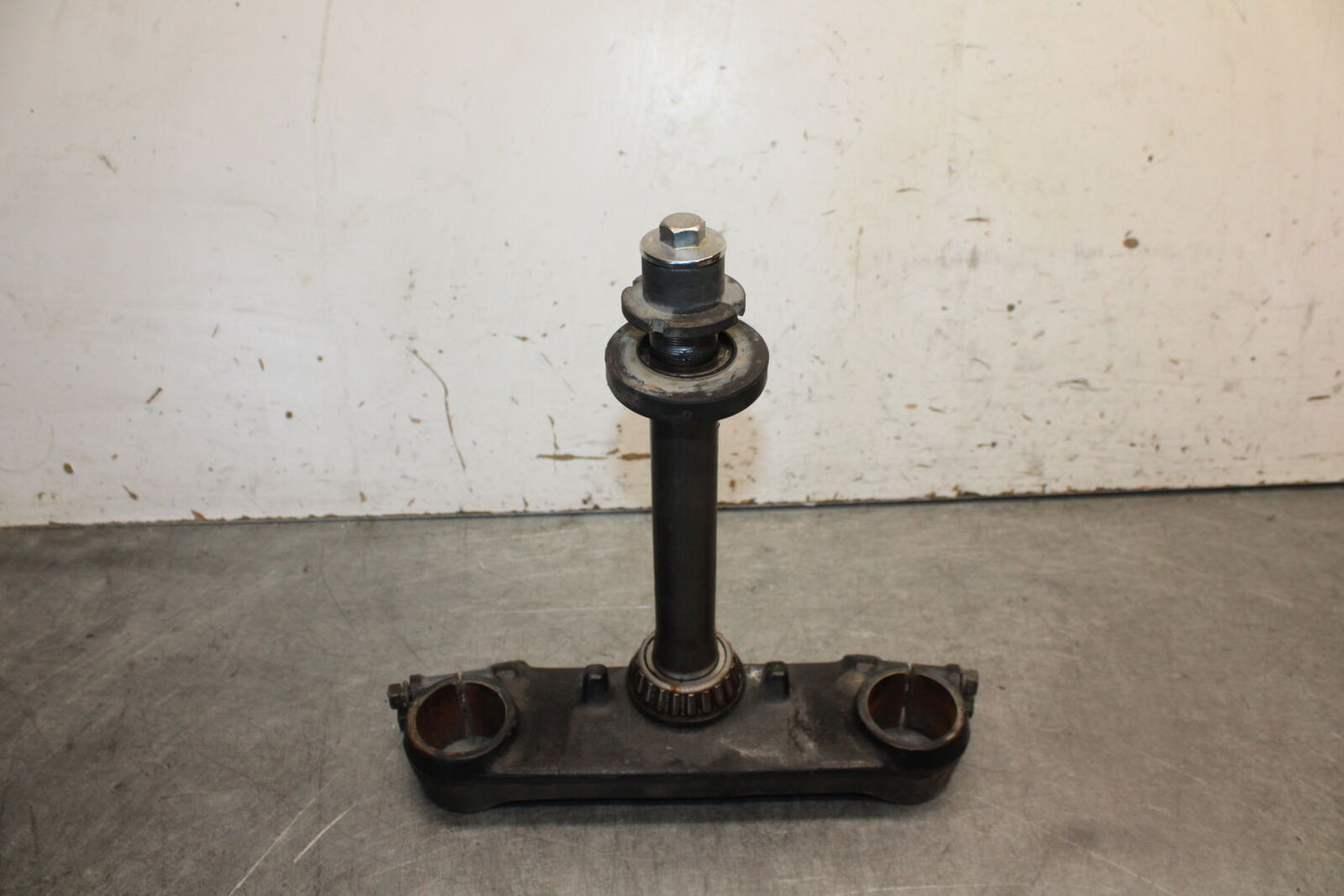 85-86 SUZUKI MADURA 1200 FRONT FORKS CLAMP LOWER TRIPLE TREE STEM BB691