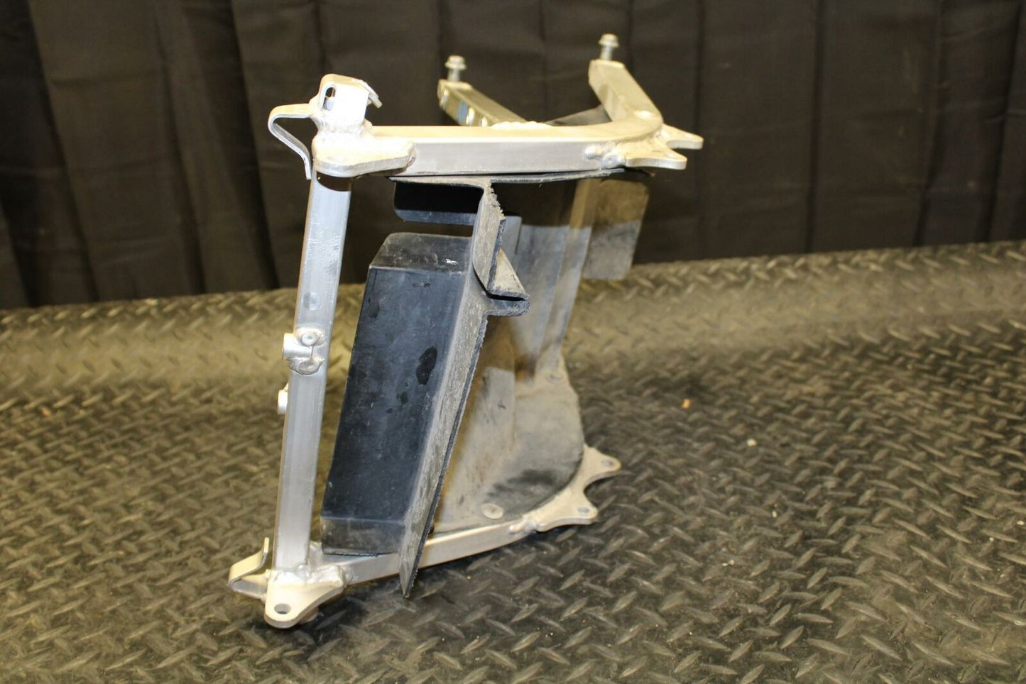 97 SUZUKI GSXR750 FRONT SUBFRAME SUB FRAME BB187