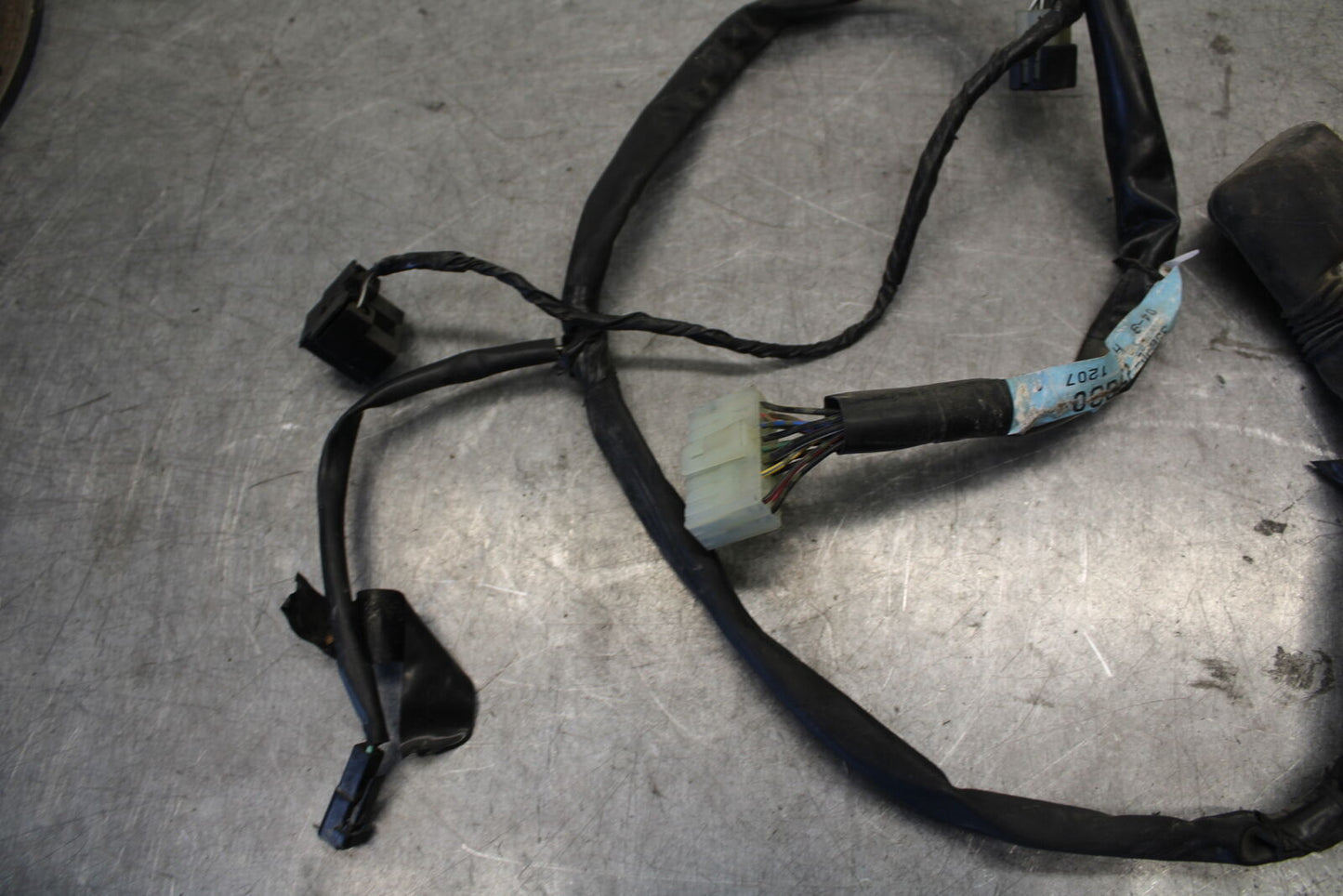 04 SUZUKI GSXR600 HEADLIGHT SPEEDO GAUGES HARNESS WIRE LOOM 36620-29G30 BB676
