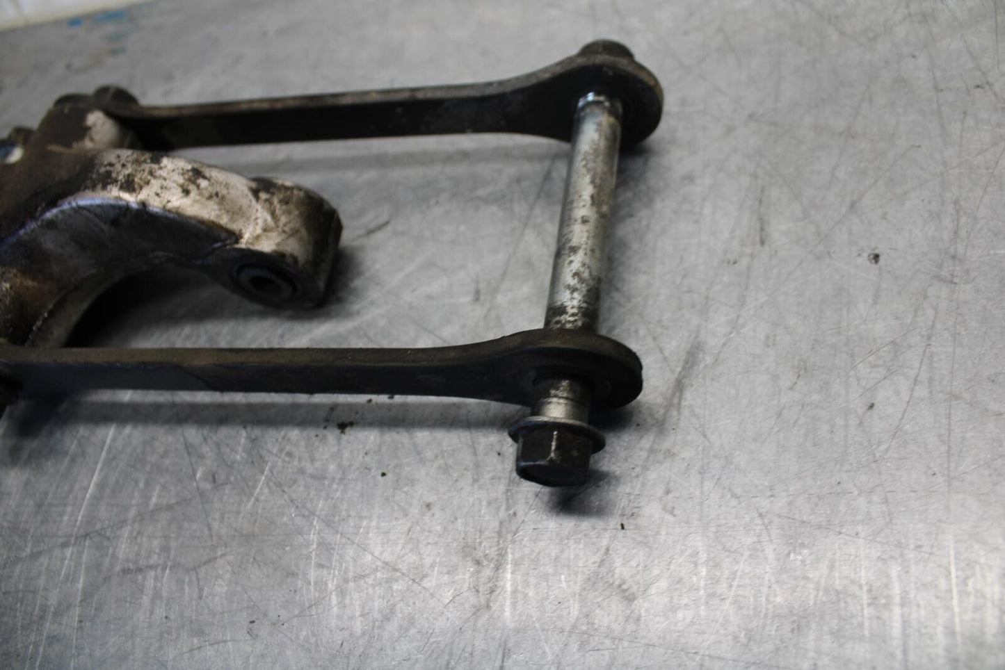 91-92 SUZUKI GSXR1100 GSXR 1100M REAR DOGBONE SHOCK LINKAGE LINK BB435