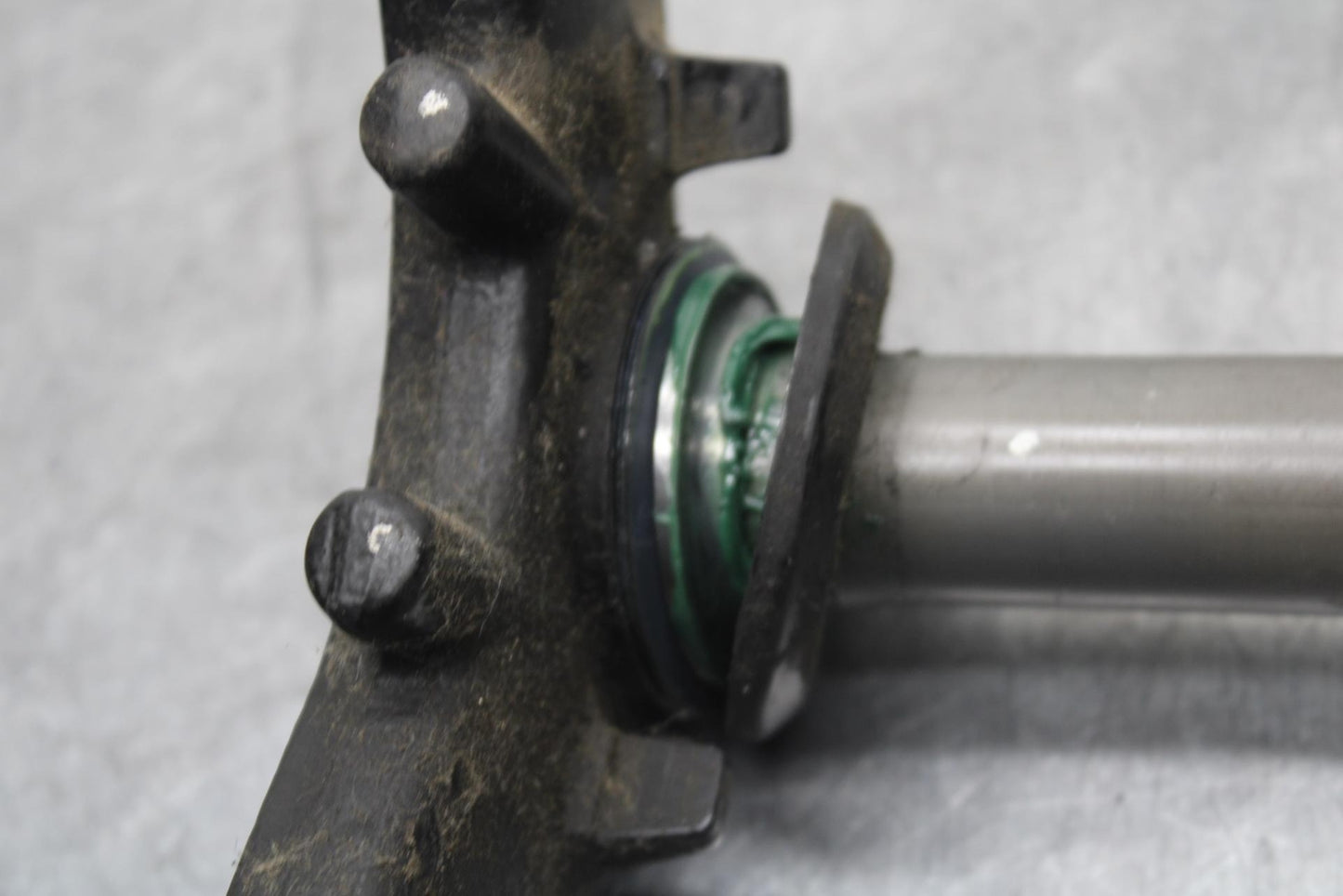 15-16 KAWASAKI EX300 FRONT FORKS CLAMP LOWER TRIPLE TREE STEM BB635