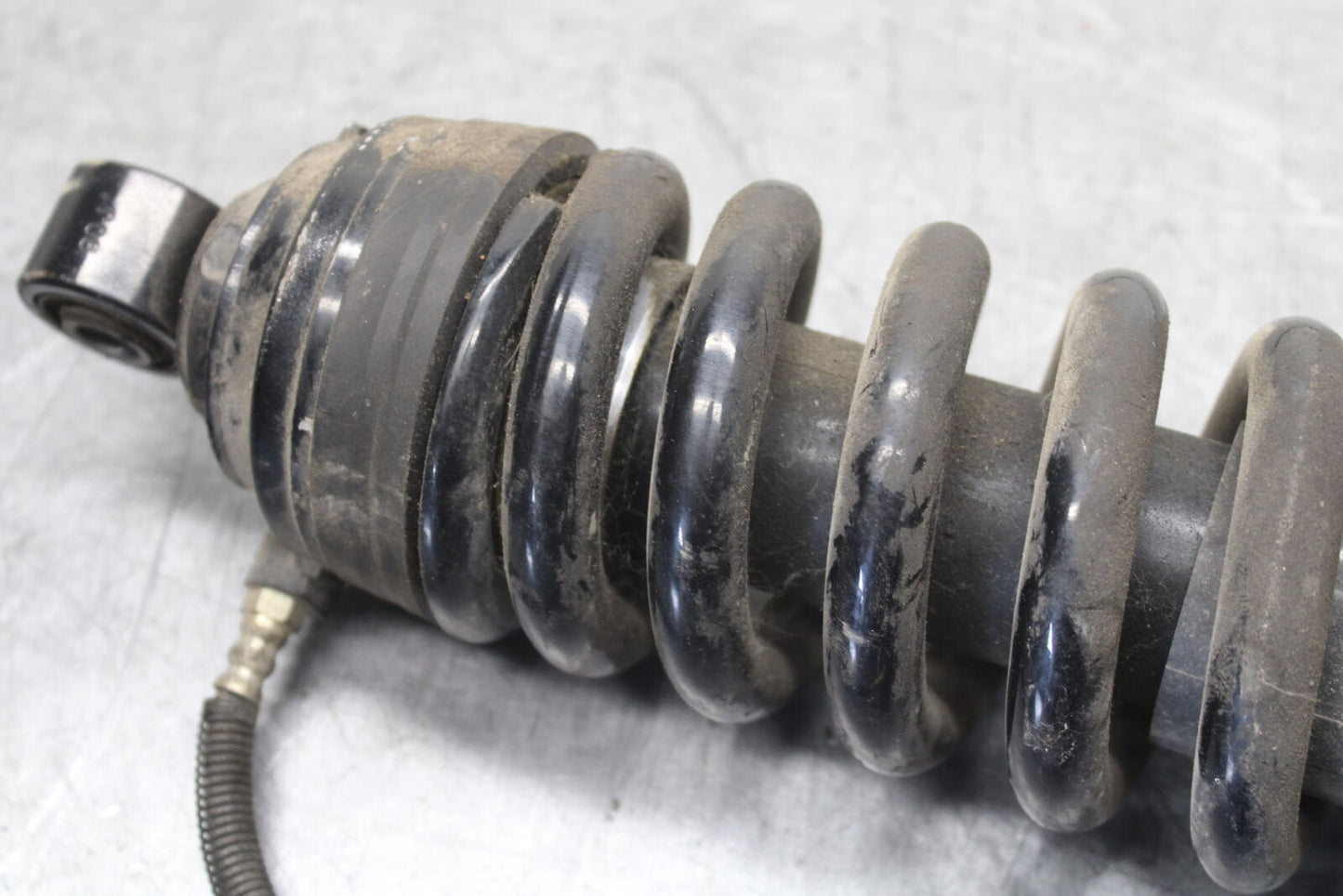 01-06 TRIUMPH TIGER 955I REAR BACK SHOCK ABSORBER SUSPENSION BB693