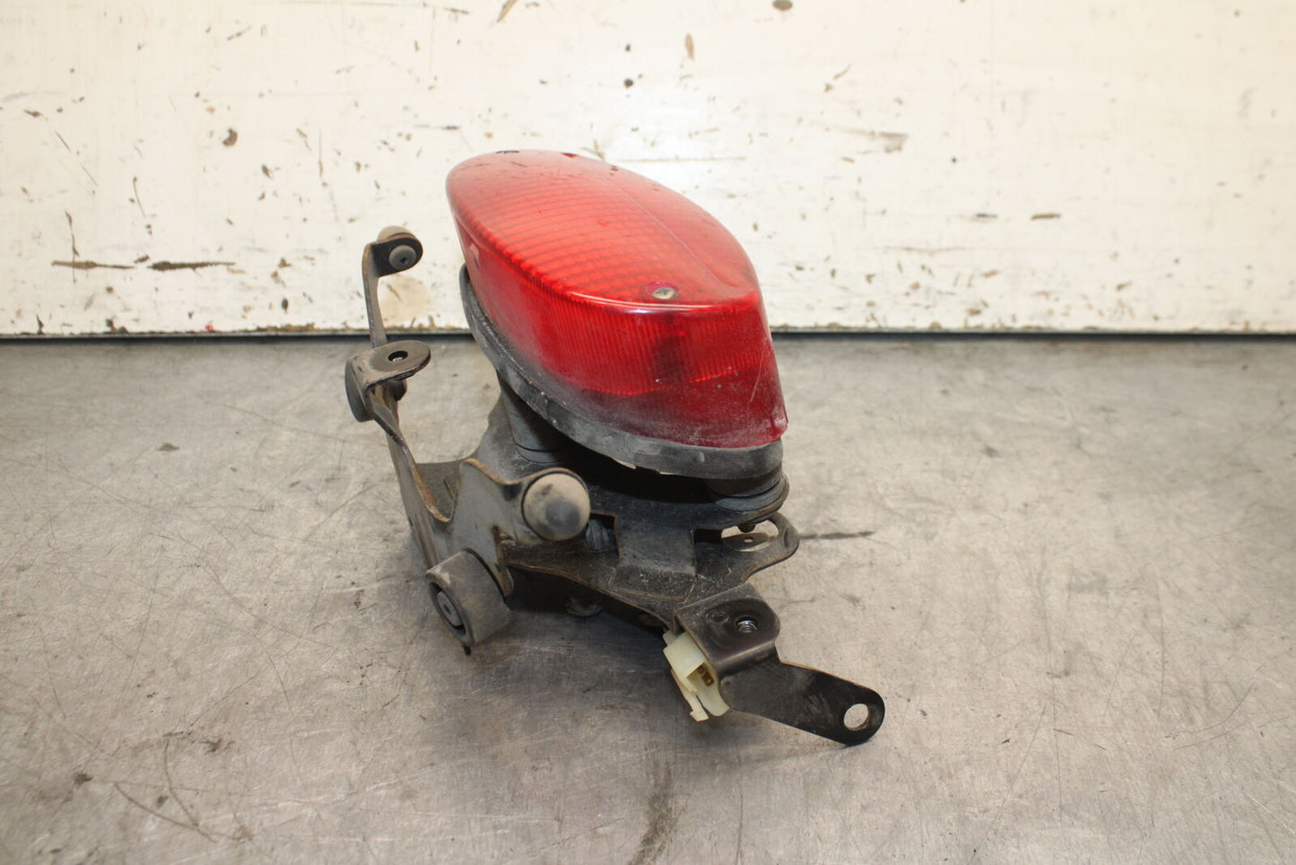 96-07 YAMAHA YZF600R REAR TAIL TAILLIGHT BACK BRAKE LIGHT BB746