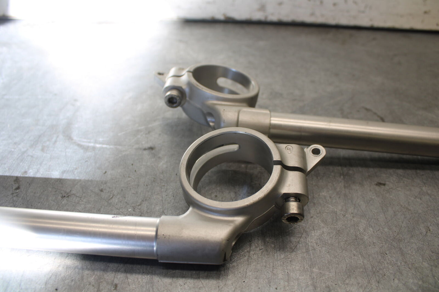 07-08 TRIUMPH DAYTONA 675 LEFT RIGHT CLIP ON ONS HANDLEBARS PAIR SET BB685