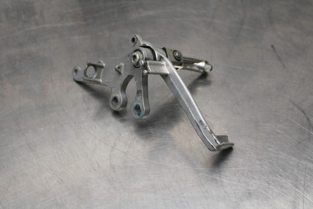 08-10 SUZUKI GSXR 600 RIGHT REARSET REAR SET DRIVER FOOT PEG REST STOP BB810