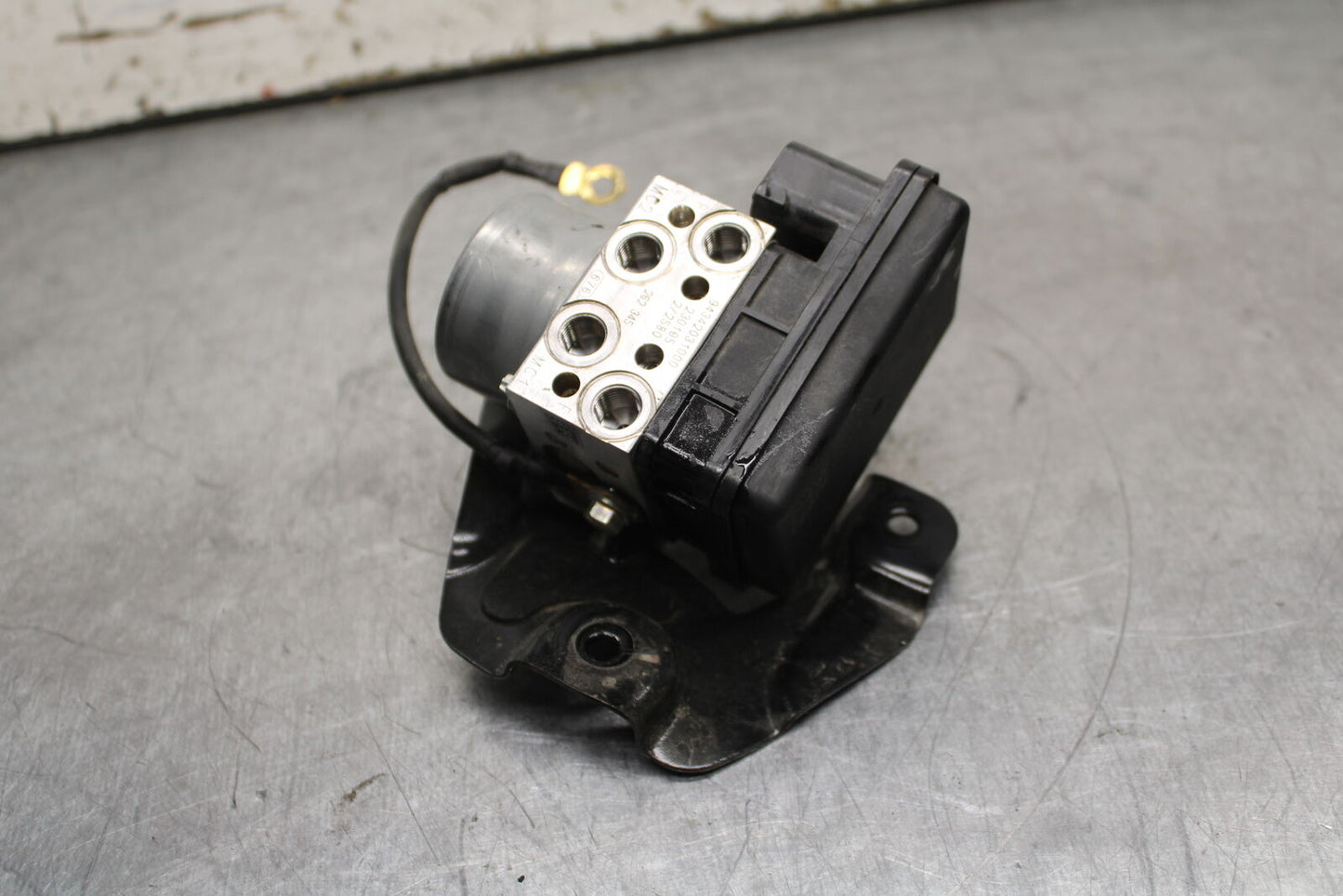 17-24 KTM 390 DUKE ABS PUMP UNIT MODULE BB734