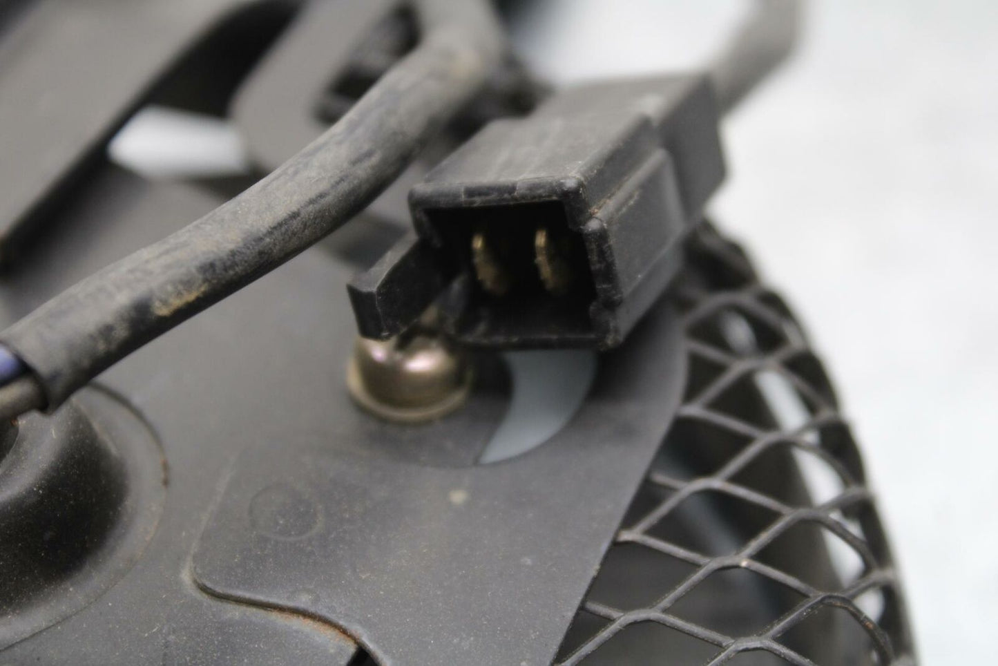 01-02 SUZUKI GSXR750 ENGINE RADIATOR COOLING FAN BB28 B