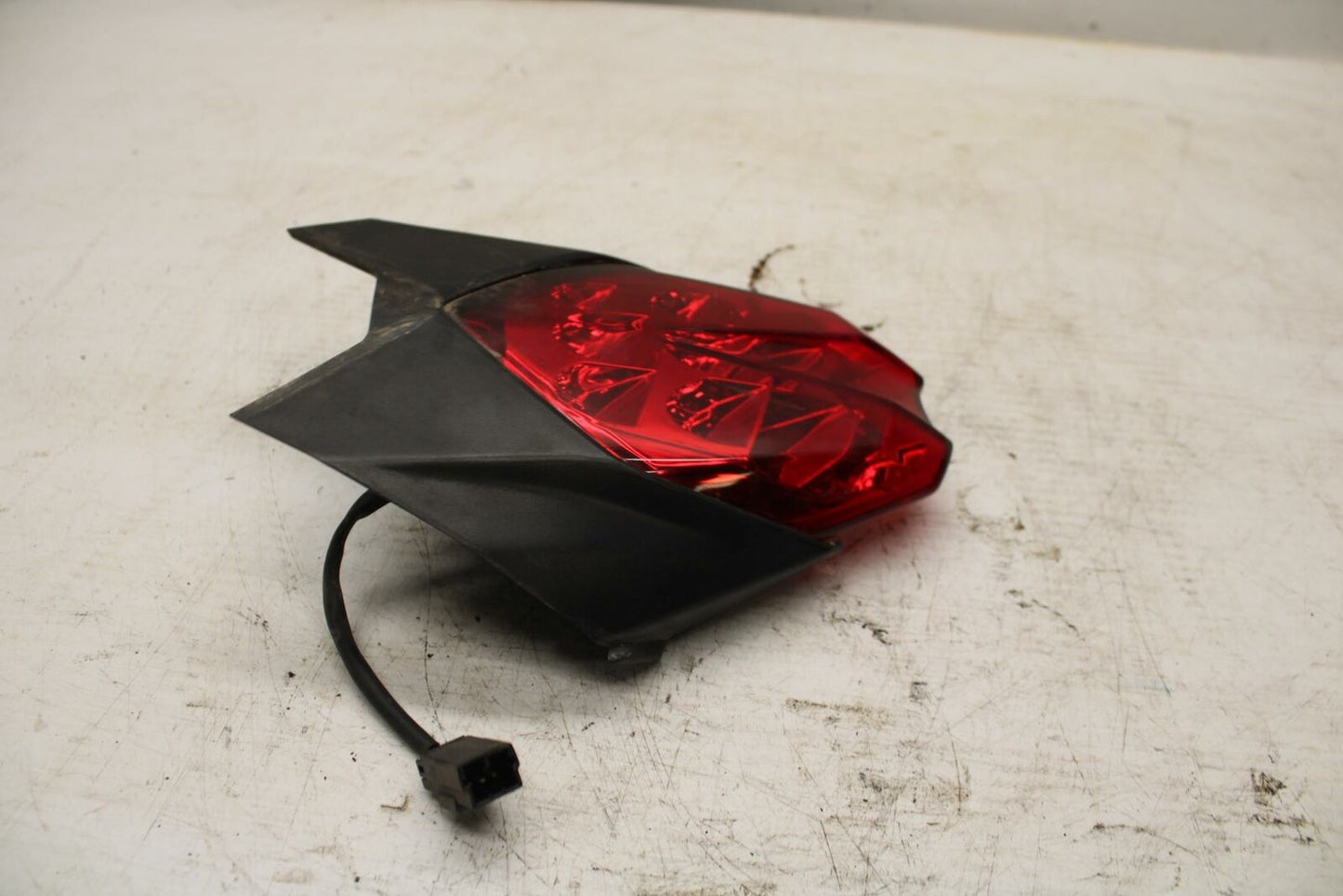 07-16 TRIUMPH STREET TRIPLE REAR TAIL TAILLIGHT BACK BRAKE LIGHT BB361