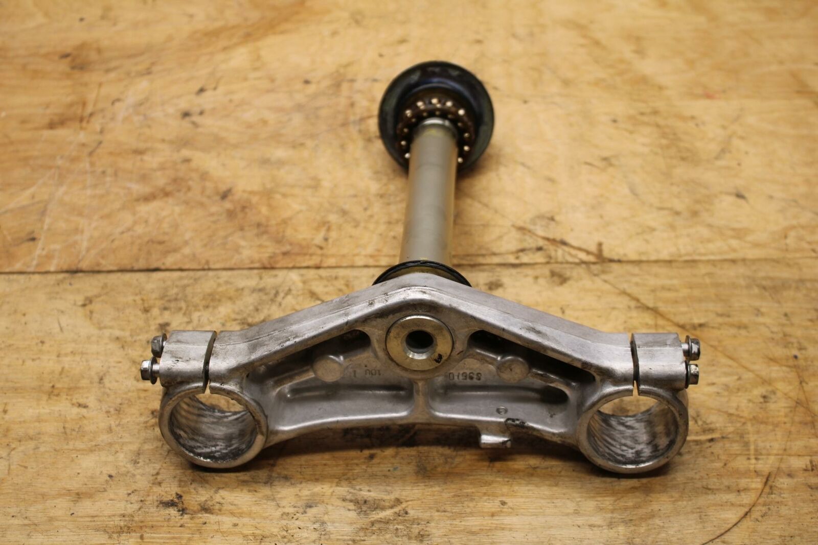 02-03 SUZUKI VSTROM 1000 FRONT FORKS CLAMP LOWER TRIPLE TREE STEM BB331