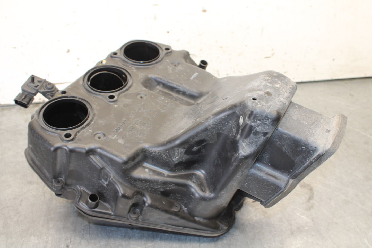 07-08 TRIUMPH DAYTONA 675 AIRBOX AIR INTAKE FILTER BOX BB685