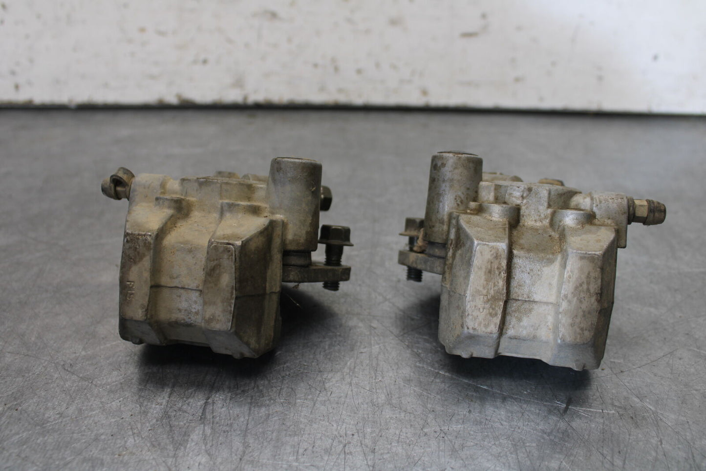01-05 YAMAHA RAPTOR 660R LEFT RIGHT FRONT BRAKE CALIPER BB695