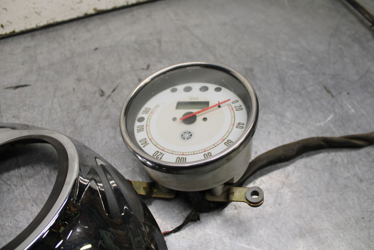 99-00 YAMAHA V STAR 1100 GAUGES METER SPEEDO TACH BB711