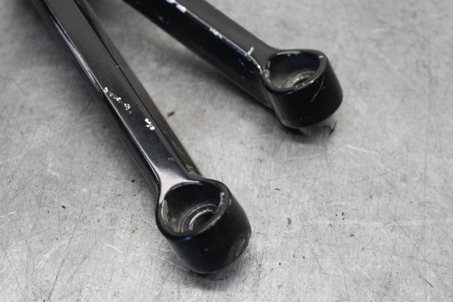 04-05 SUZUKI GSXR600 RIGHT REAR BACK PASSENGER PEG BB658