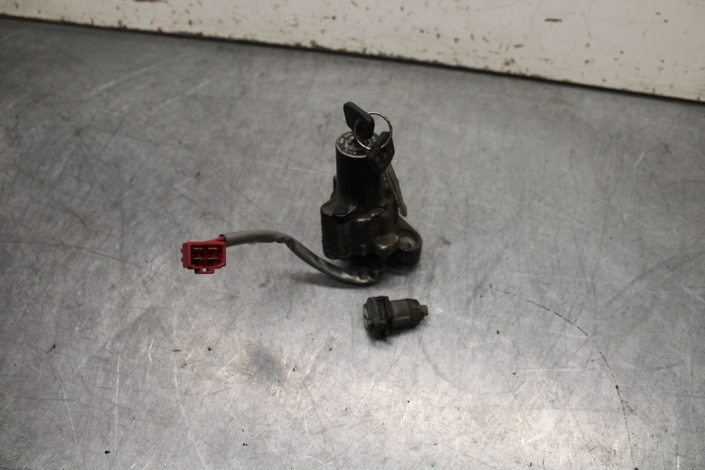 99-00 YAMAHA V STAR 1100 IGNITION LOCK W KEY BB711