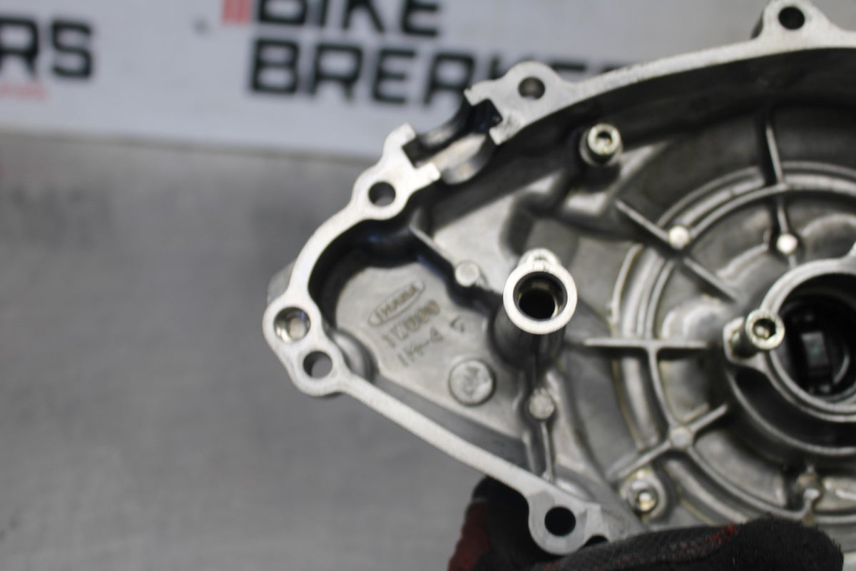 19-24 YAMAHA R3 STATOR MAGNETO ALTERNATOR GENERATOR COVER BB942