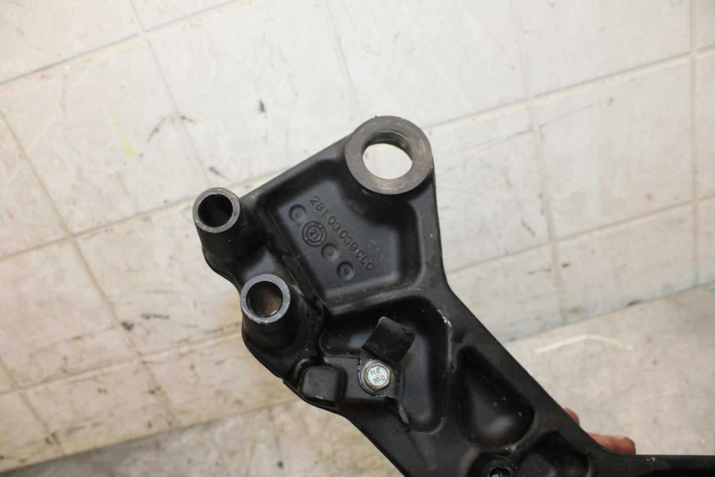 22-23 HUSQVARNA VITPILEN 401 RIGHT REARSET REAR SET DRIVER FOOT PEG REST BB541