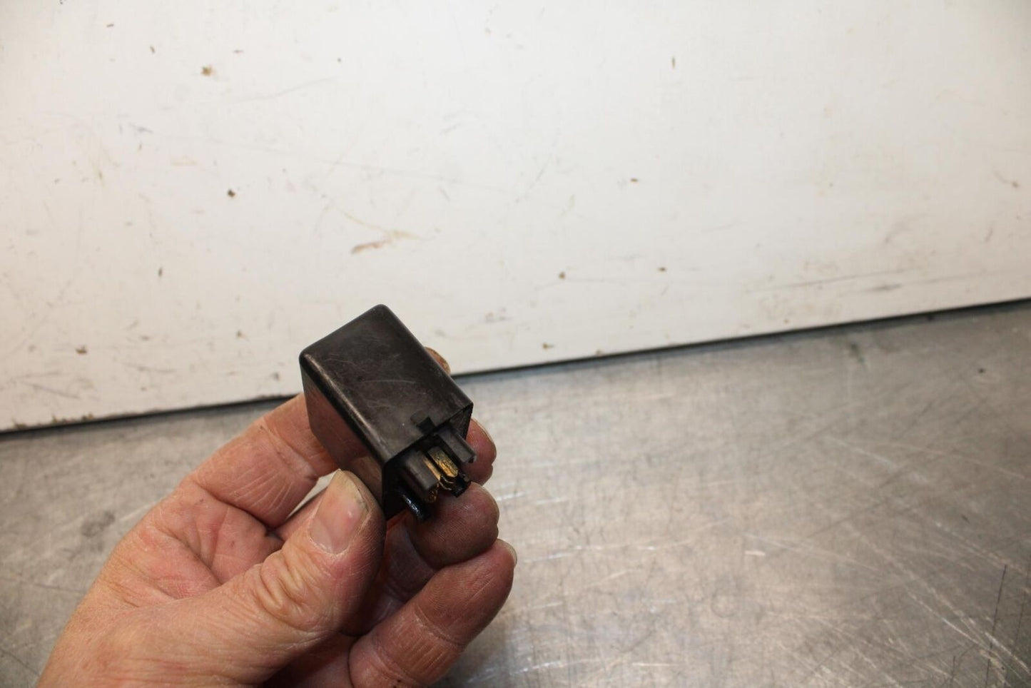 01 SUZUKI GSXR1000 TURN SIGNAL BLINKER RELAY FLASHER SWITCH 38610-03F00 BB100