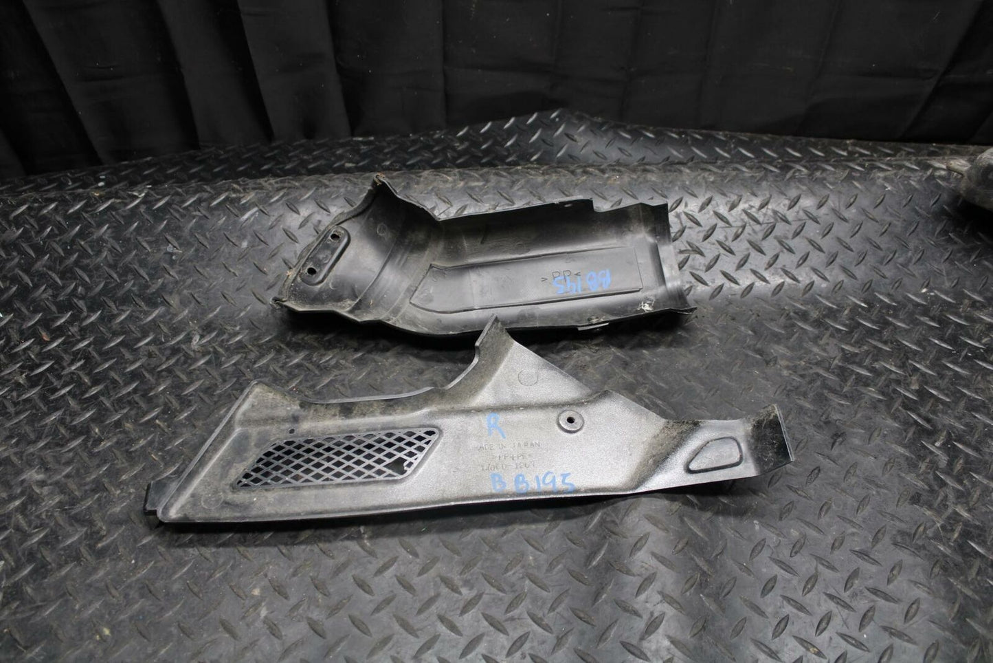 93 KAWASAKI NINJA ZX750L RIGHT LEFT FRONT DUCT COVERS PANELS COWLS BB195