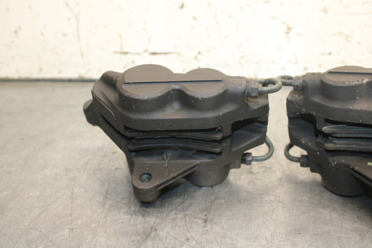 96-07 YAMAHA YZF600R RIGHT LEFT FRONT BRAKE CALIPER SET PAIR CALIPERS BB746