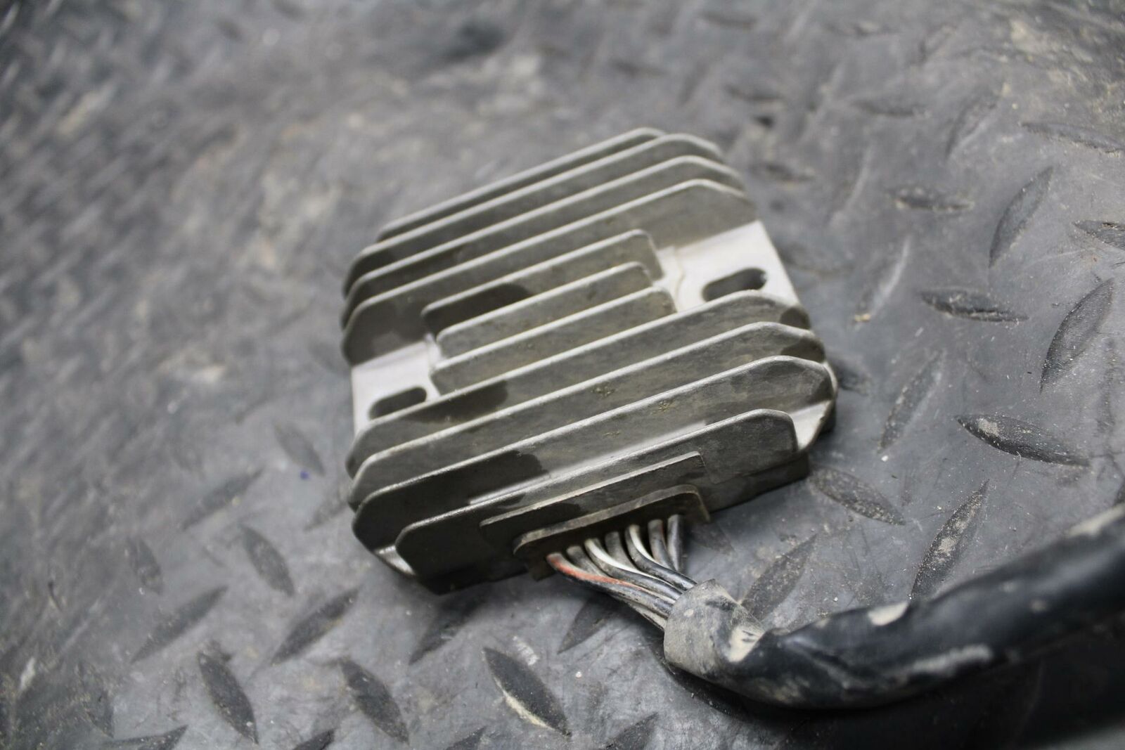 03 SUZUKI SV650S RECTIFIER VOLTAGE REGULATOR 32800-16G00 BB219