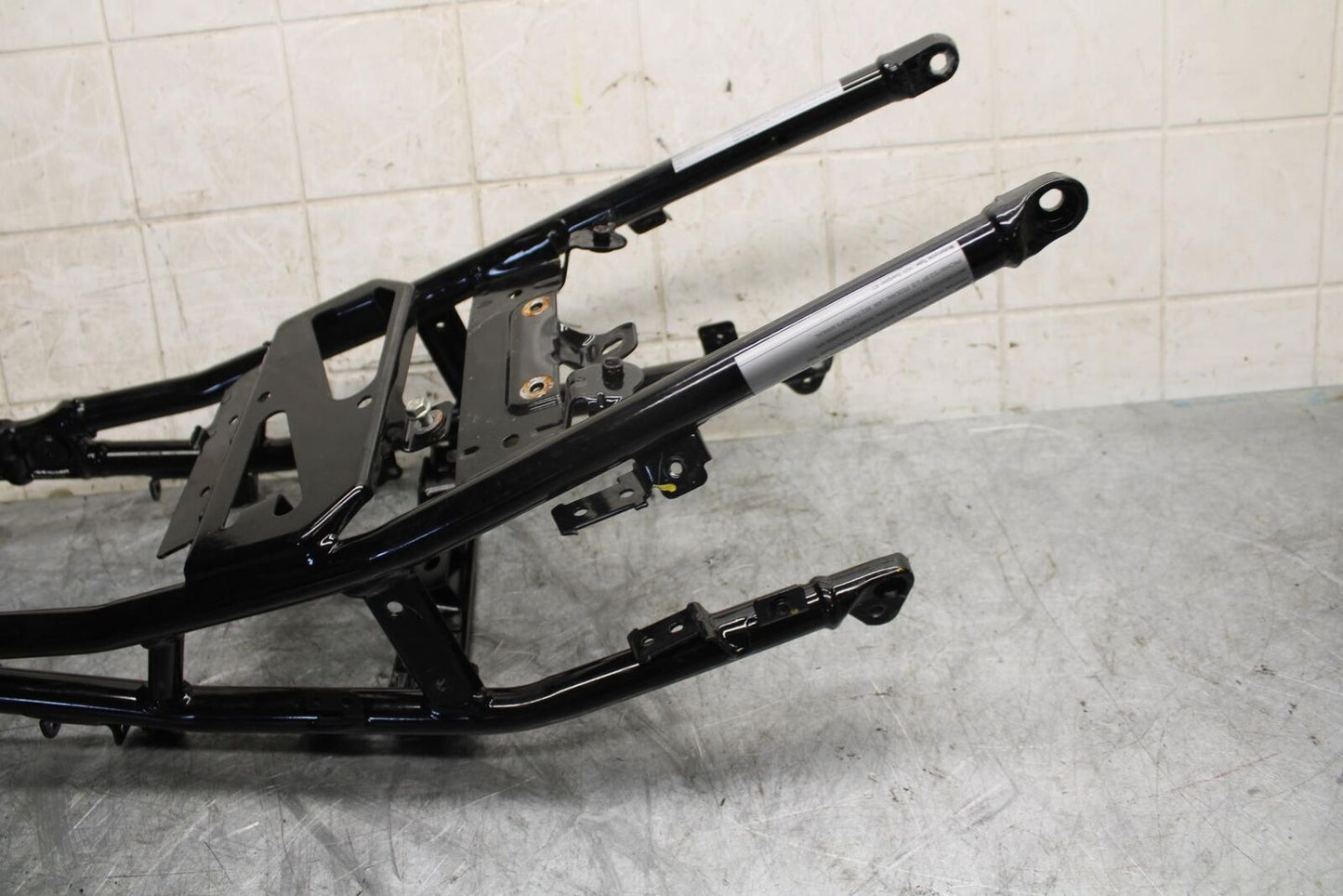22-23 HUSQVARNA SVARTPILEN 401 REAR SUBFRAME BACK SUB FRAME BB541