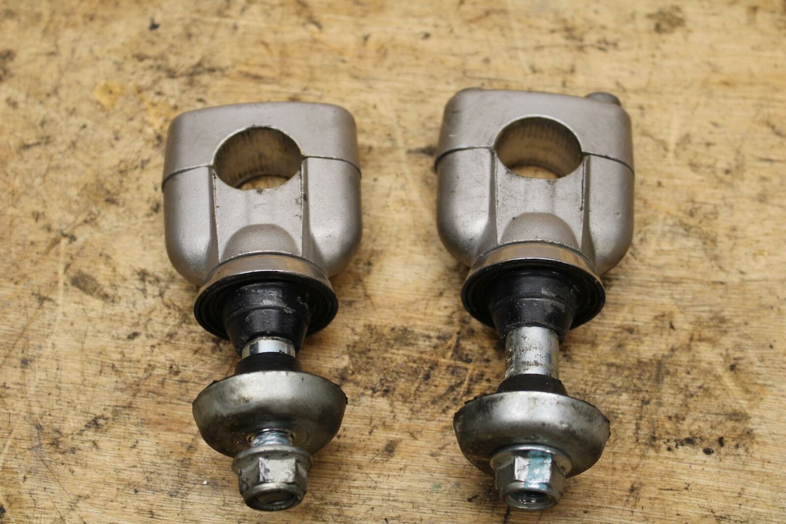 02-03 SUZUKI VSTROM 1000 HANDLEBAR RISERS CLAMPS BB331