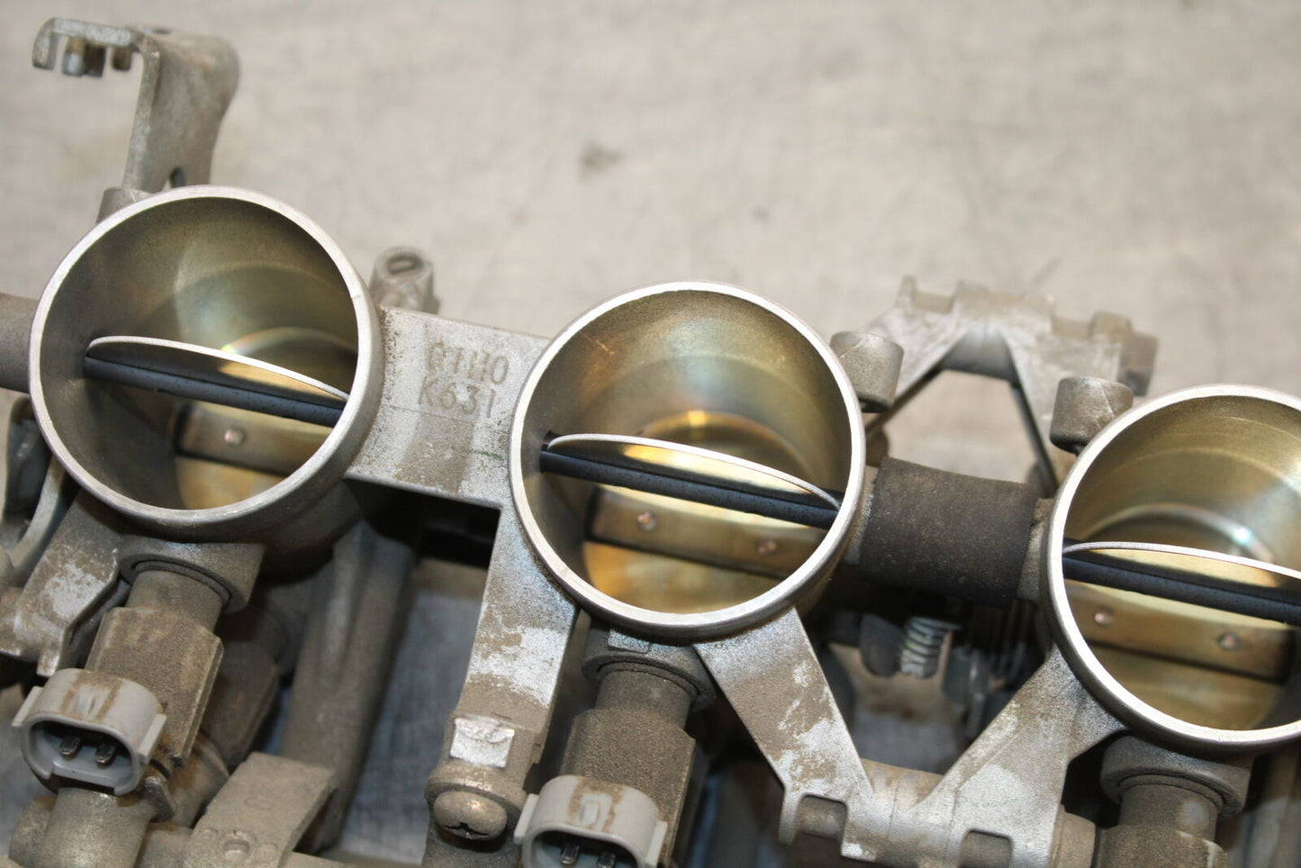 06-07 SUZUKI GSXR 600 MAIN FUEL INJECTORS / THROTTLE BODIES BB737