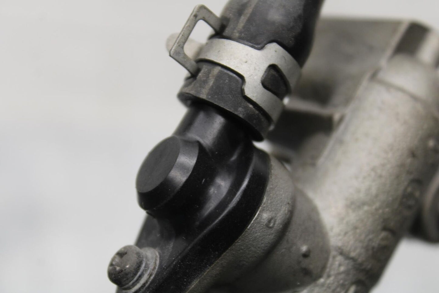 1999 Suzuki GSXR600 REAR BACK BRAKE MASTER CYLINDER W RESERVOIR BB580