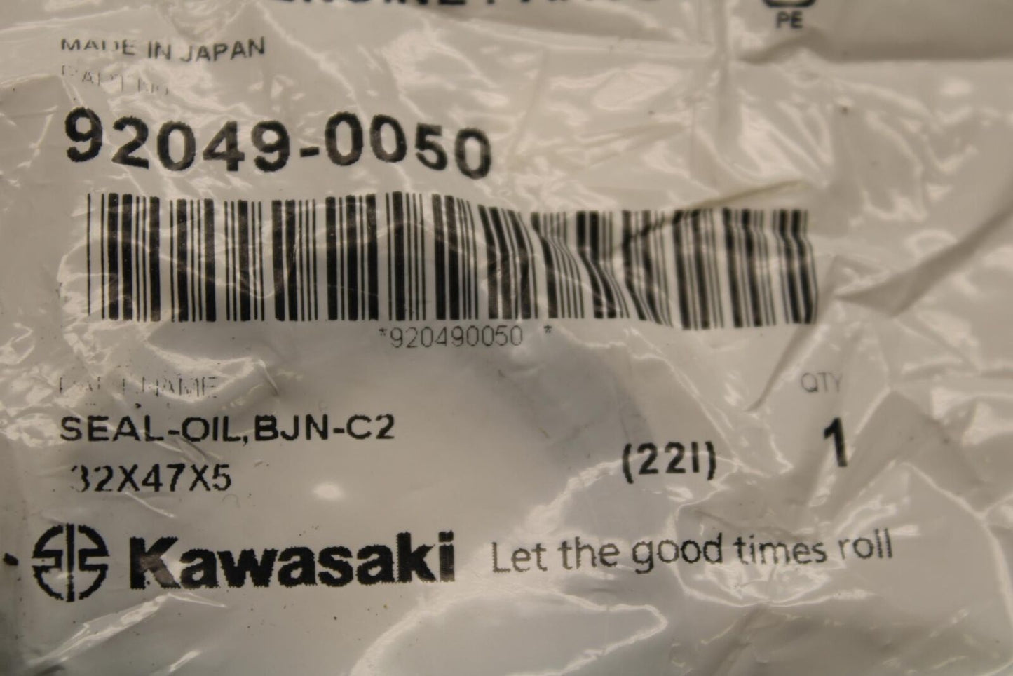 17 KAWASAKI Z900 ZR900 WHEEL BEARING AND OIL SEAL BB549