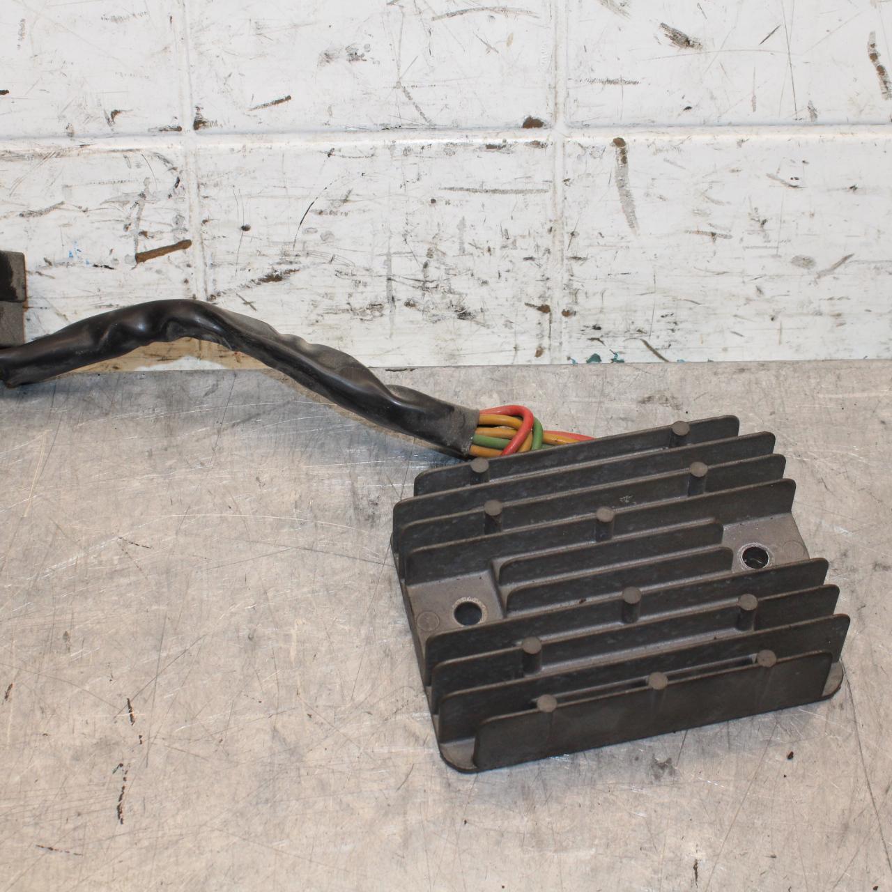 2005 Ducati Monster S2R RECTIFIER VOLTAGE REGULATOR BB557