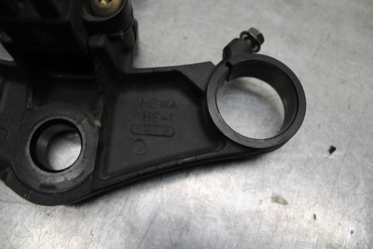 01-06 HONDA CBR600F4I FORKS UPPER TRIPLE TREE CLAMP 53300-MBW-H90 BB606