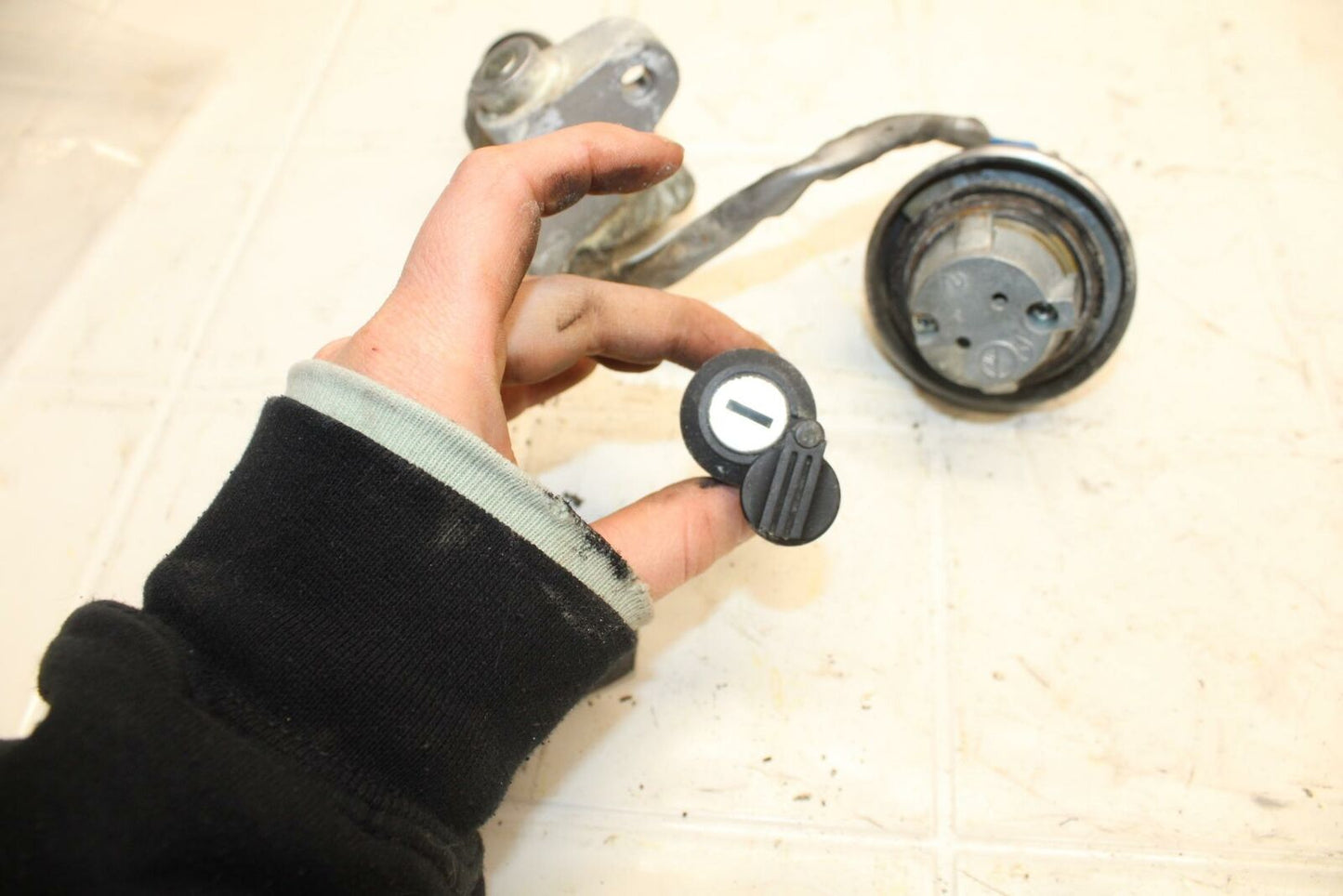 07-08 YAMAHA V STAR 1100 IGNITION LOCK KEY SET W/ GAS CAP AND SEAT LOCK BB404