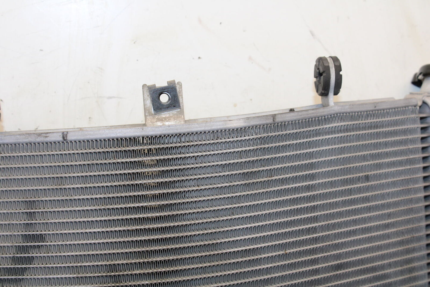 04 SUZUKI GSXR600 ENGINE RADIATOR MOTOR COOLER COOLING RADIATER BB676