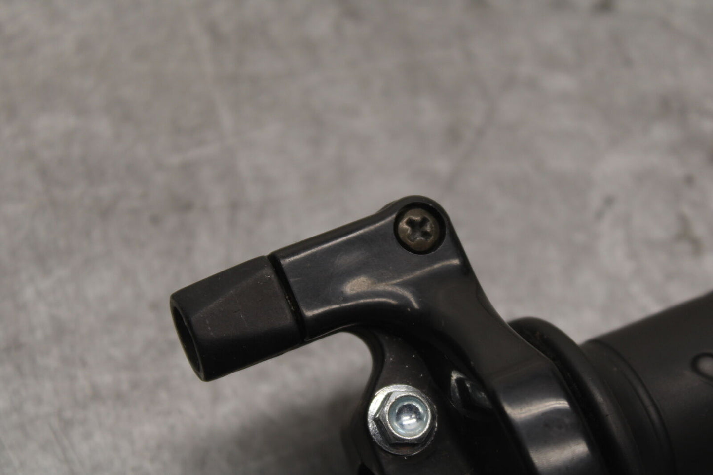 06-07 DUCATI MONSTER 695 THROTTLE CABLE LINE HOUSING GUIDE BB674