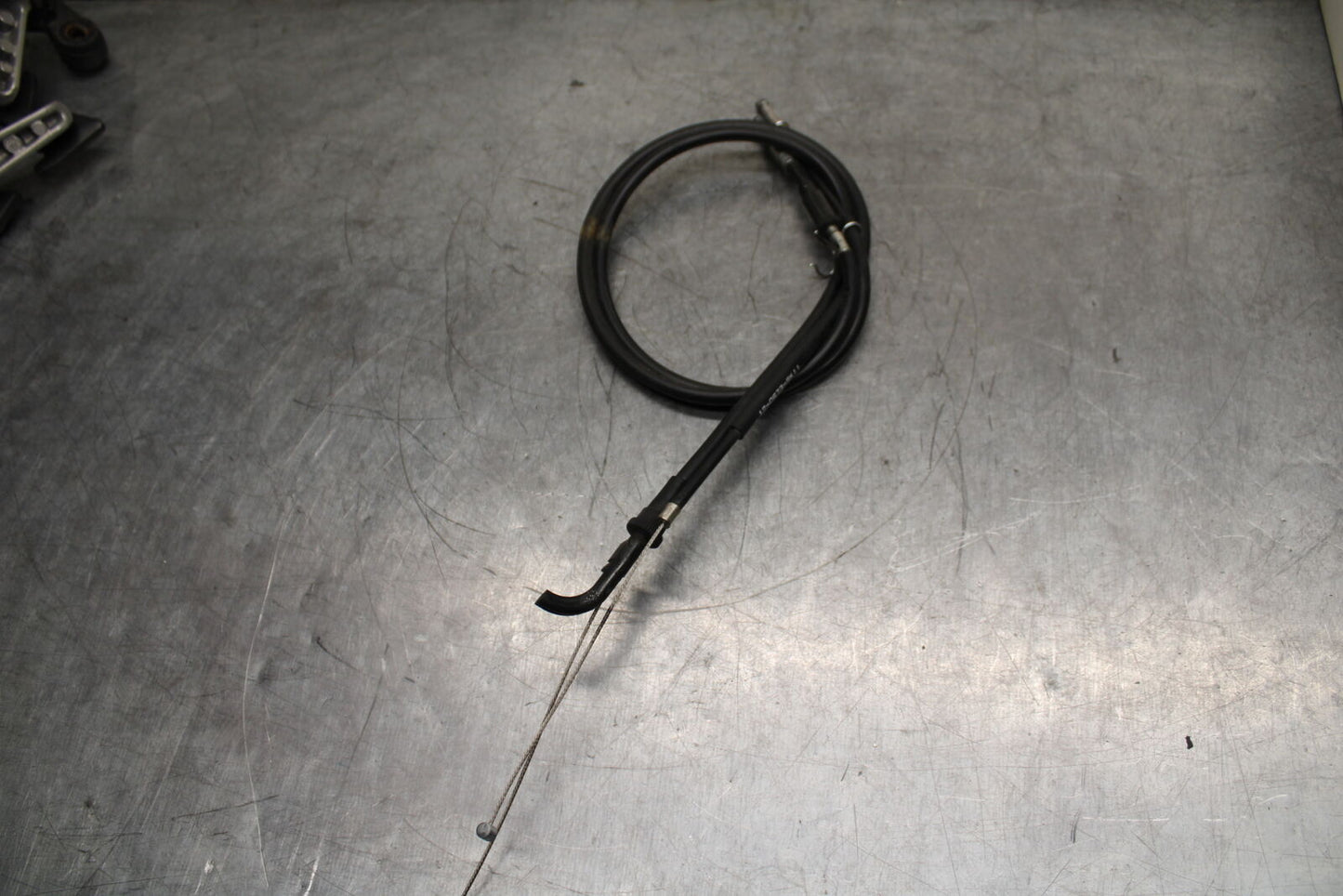 19-22 KAWASAKI Z400 THROTTLE CABLES LINES BB738
