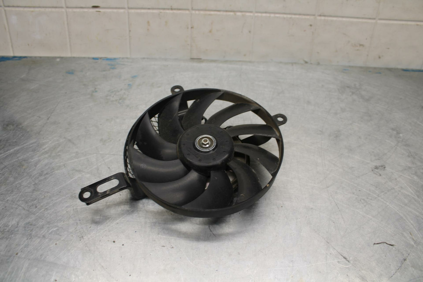 11-22 SUZUKI GSXR600 ENGINE RADIATOR COOLING FAN BB422