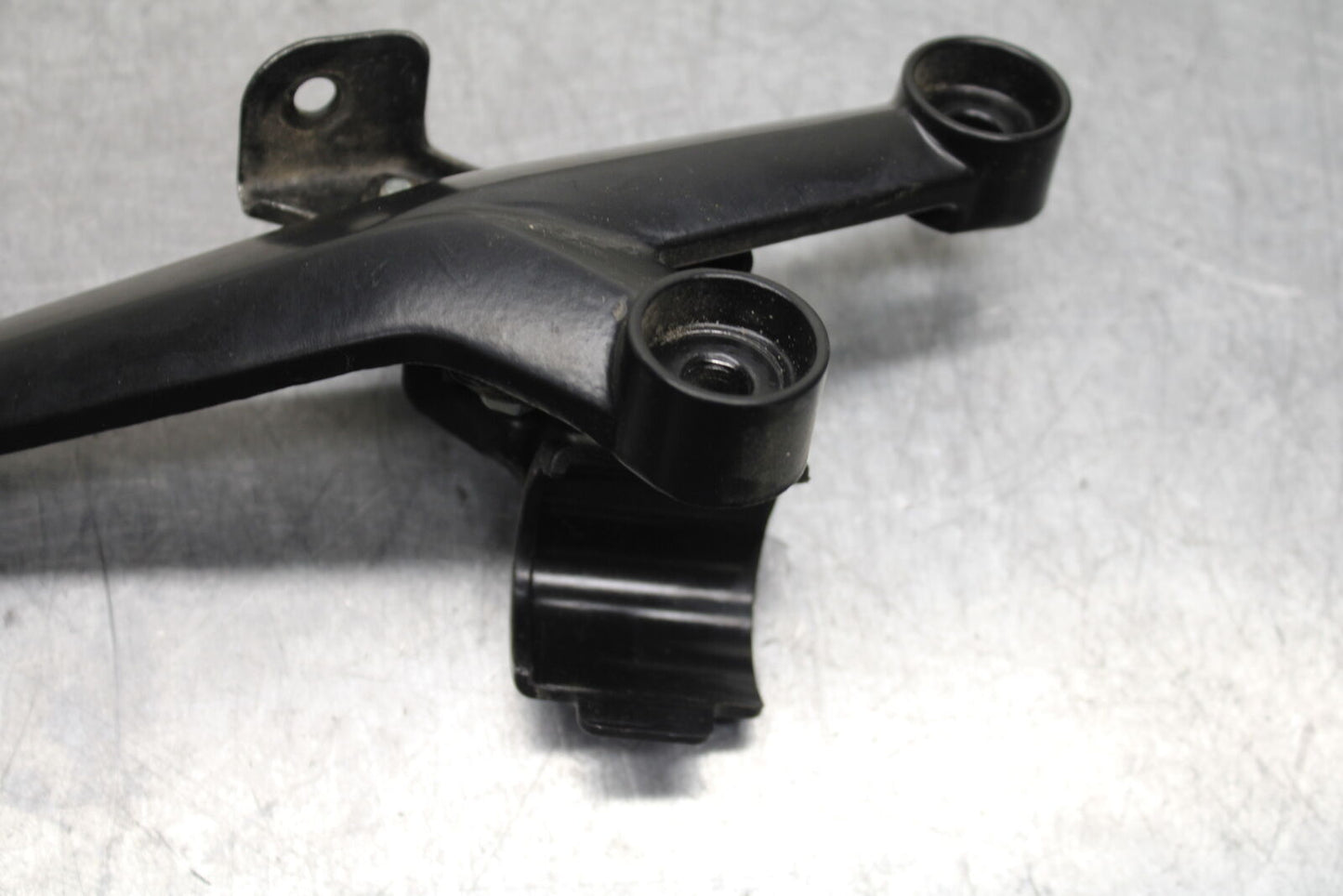 17-24 KTM 390 DUKE ENGINE MOTOR MOUNT STAY BRACKETS BB734