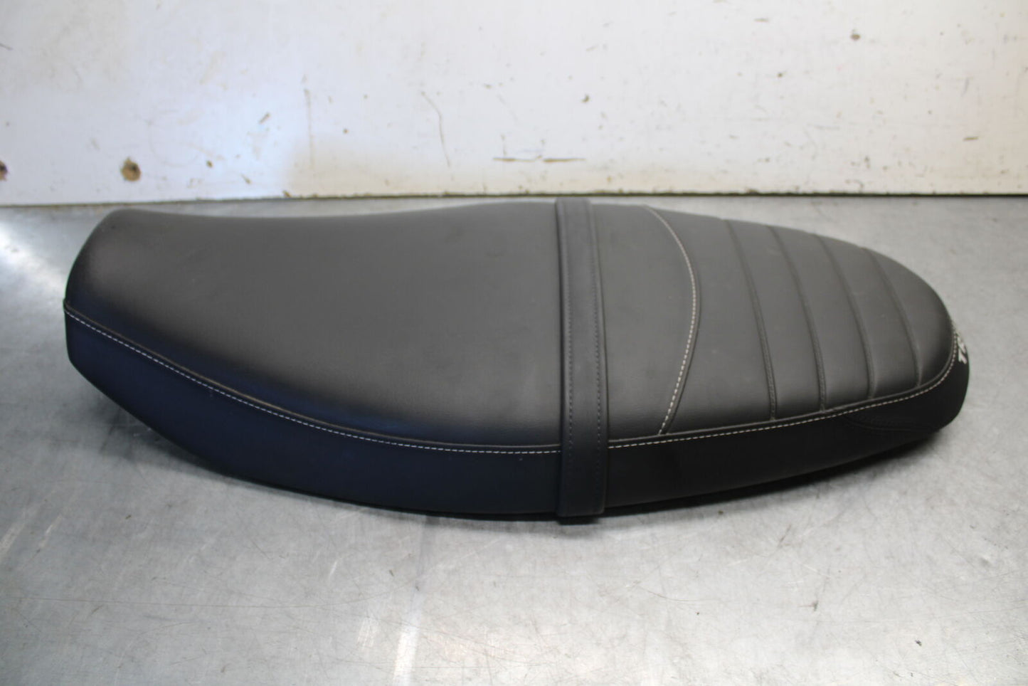 19-21 TRIUMPH SPEED TWIN 1200 FRONT REAR SEAT SADDLE BB653