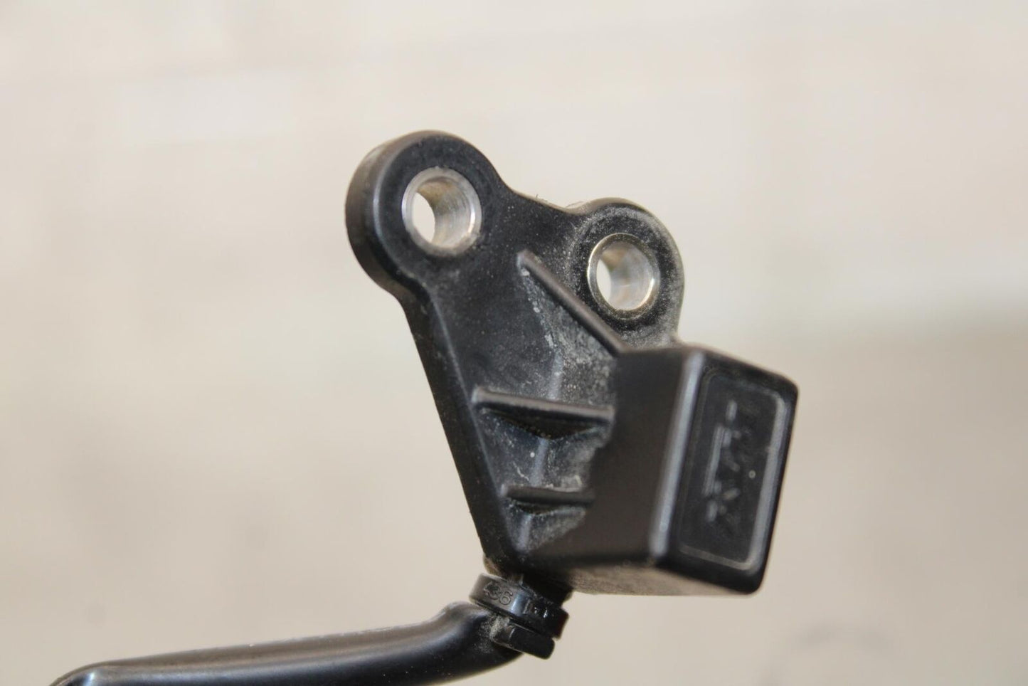 19-20 KTM 790 DUKE 790 SPEED SPEEDOMETER SENSOR BB570
