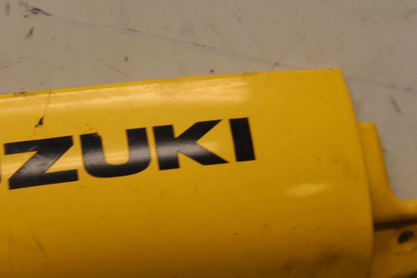 1988 Suzuki Katana 600 GSX600F YELLOW CENTER REAR TAIL FAIRING COVER TRIM BB94