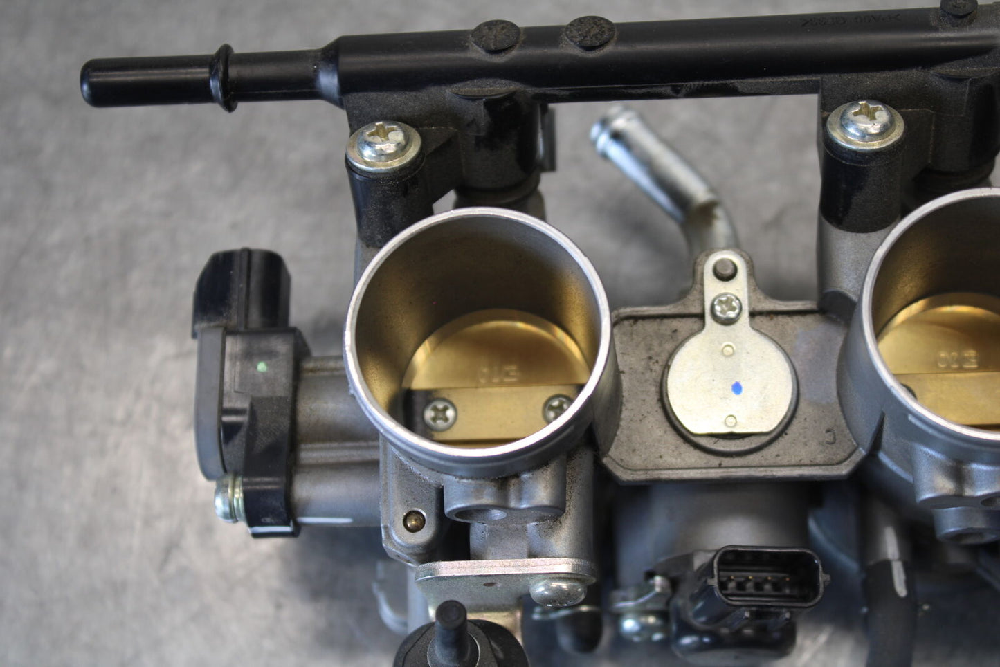 18-23 KAWASAKI NINJA 400 MAIN FUEL INJECTORS / THROTTLE BODIES BB679