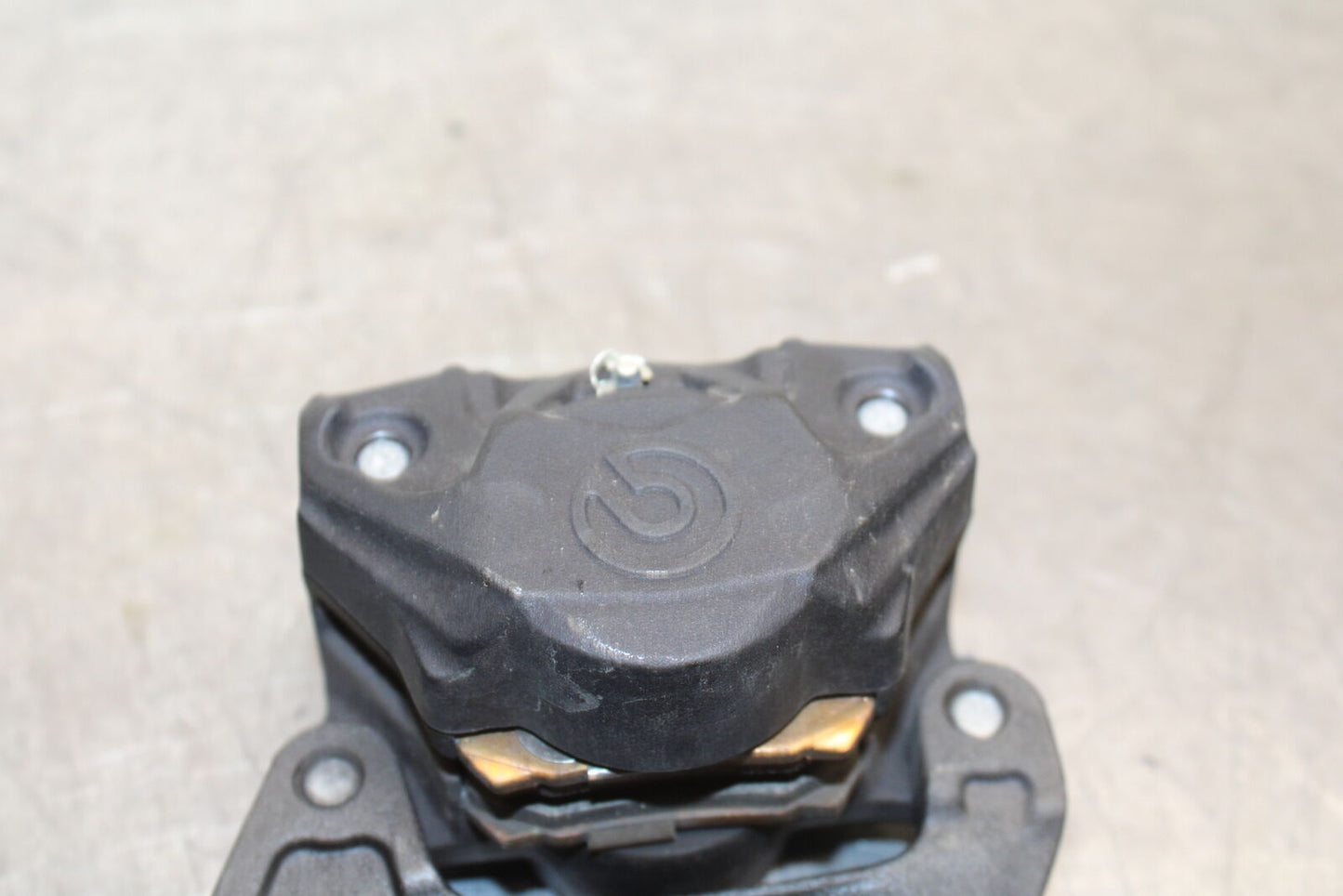 21-24 APRILIA TUONO 660 FACTORY REAR BACK BRAKE CALIPER W MOUNT BRACKET BB733