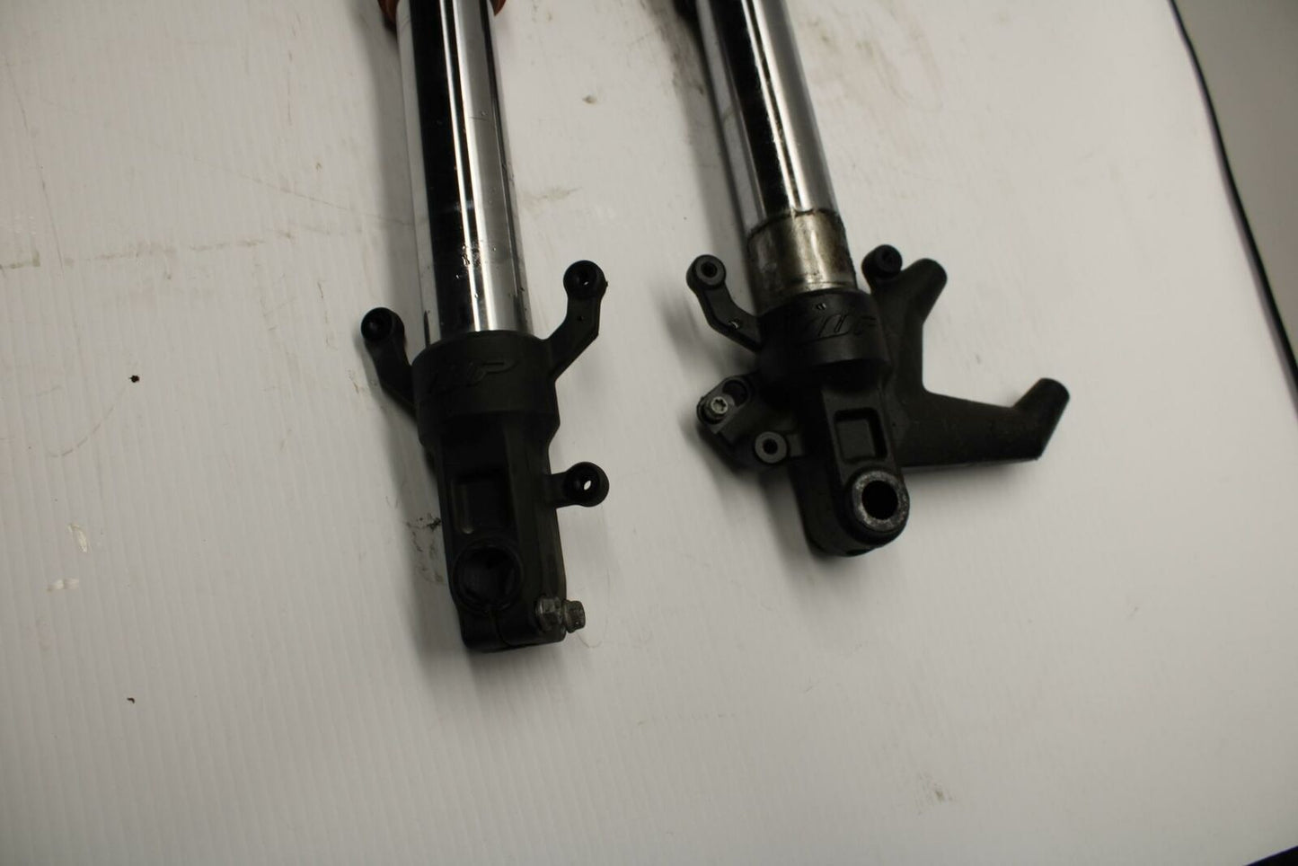 18-20 HUSQVARNA VITPILEN 401 FRONT FORKS SHOCK SUSPENSION SET PAIR BB248