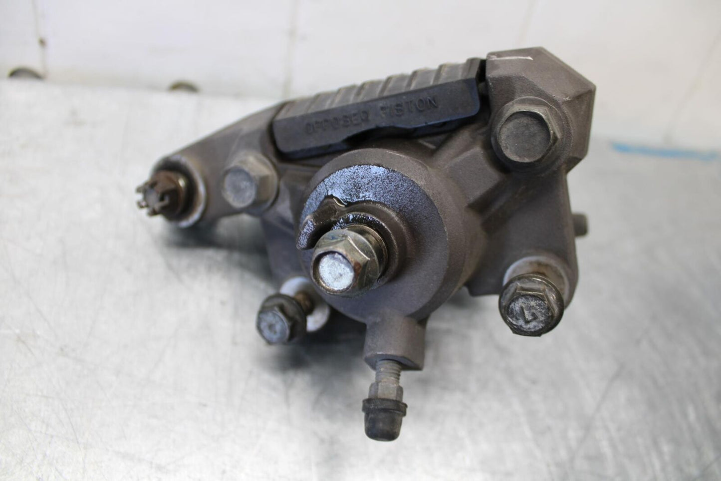 91-92 SUZUKI GSXR1100 GSXR 1100M REAR BACK BRAKE CALIPER BB435