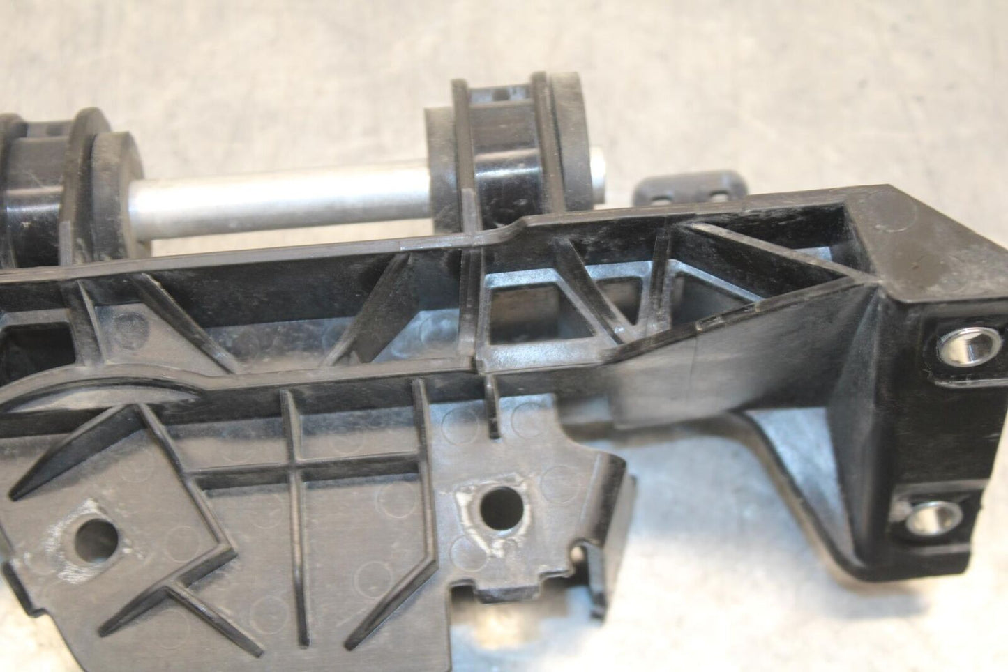 2016 BMW S1000R ABS FRONT GAS TANK BRACKET MOUNT BB604